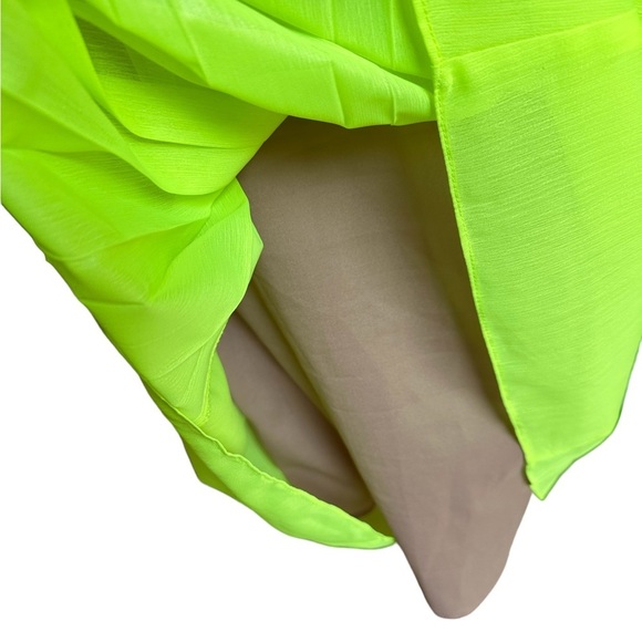 Gorgeous BCBGMaxazaria Black & Neon Green Pleated Dress - NWOT - Picture 5 of 7